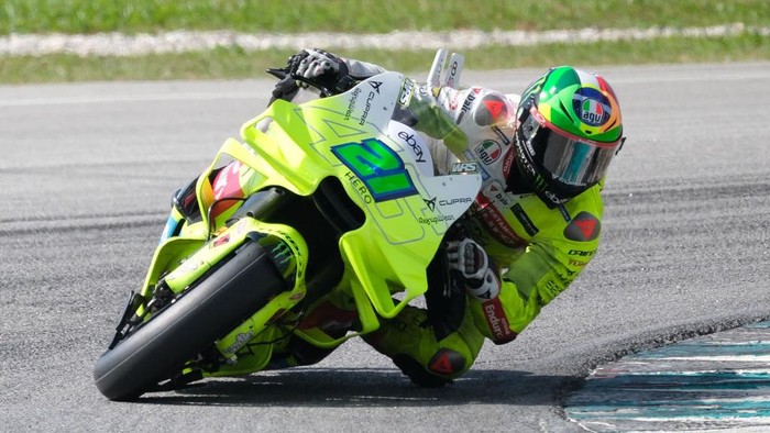 KUALA LUMPUR, MALAYSIA - FEBRUARY 06: Franco Morbidelli of Italy and Pertamina Enduro VR46 Racing Team rides during the Malaysia MotoGP Test at Sepang International Circuit on February 06, 2025 in Kuala Lumpur, Malaysia. (Photo by How Foo Yeen/Getty Images)