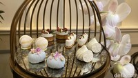 Edisi ini, menu di ALICE mengambil inspirasi dari rangkaian Orchidée Impériale dari Guerlain. Merefleksikan keindahan regenerasi dan vitalitas bunga anggrek. Foto: detikcom/Riska Fitria