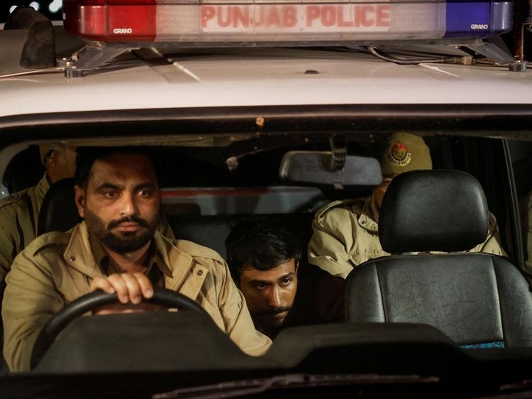 AS Deportasi Ratusan WN India