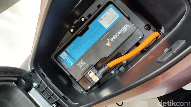 Baterai motor listrik Adora.
