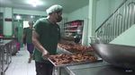 Potret Dapur Ci Mehong untuk Bikin Kue Lapis dan Ayam Taliwang