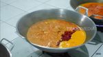 Potret Dapur Ci Mehong untuk Bikin Kue Lapis dan Ayam Taliwang