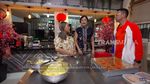 Potret Dapur Ci Mehong untuk Bikin Kue Lapis dan Ayam Taliwang
