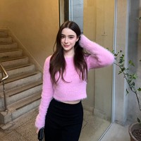 Punya wajah menawan, tentu pesona Dasha Taran menuai perhatian dari para pria. Tapi wanita dengan lebih dari 20 juta follower itu mengaku sedang tidak punya pacar.  Foto: Instagram @taaarannn