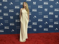 Foto: Gaya Rileks Angelina Jolie Setelah Gagal Masuk Nominasi Oscars 2025