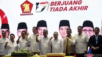 Para pejabat teras partai yang hadir seperti Waketum Gerindra sekaligus Menlu Sugiono, Bendahara Umum (Bendum) Gerindra sekaligus Wamenkeu Thomas (Tommy) Djiwandono, Wakil Ketua Dewan Pembina Gerindra Titiek Soeharto, Ketua DPP Gerindra sekaligus Mensesneg Prasetyo Hadi, dan Ketua Fraksi Gerindra DPR Budisatrio Djiwandono.  