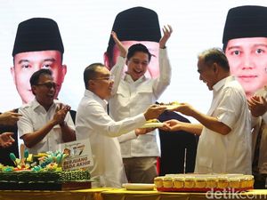 Gerindra Syukuran HUT Ke-17 di Gedung DPR
