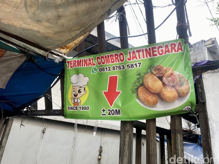 Gurih Renyah Combro di Dalam Gang Tai Jatinegara yang Legendaris Gurih Renyah Combro di Dalam Gang Tai Jatinegara yang Legendaris
