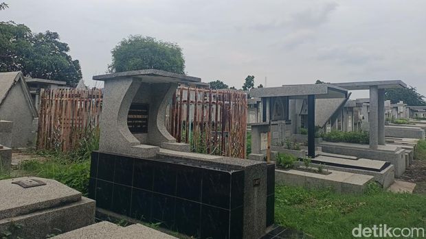 Kompleks pemakaman Kembang Kuning Surabaya