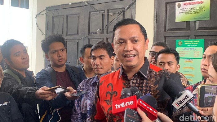 Kuasa hukum Sekjen PDIP, Hasto Kristiyanto, Ronny Talapessy (Mulia/detikcom).