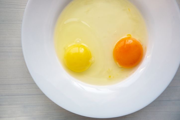 Kuning Telur Berwarna Pucat vs Oranye, Mana Lebih Sehat?