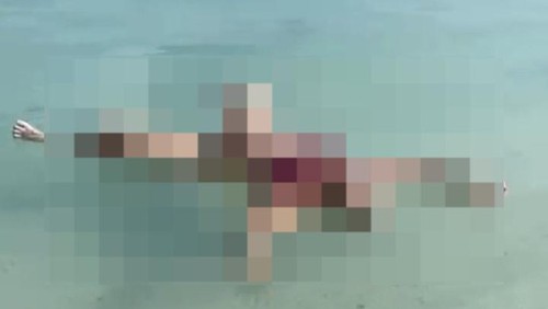 Mayat mengapung di perairan Long Pink Beach, Taman Nasional Komodo, Manggarai Barat, NTT. (istimewa)