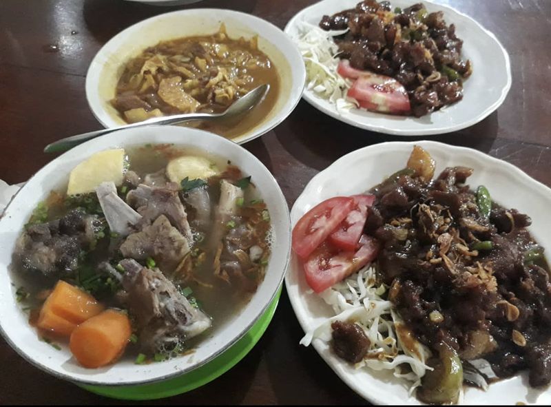 Mantul! 5 Kuliner Enak di Duren Sawit, Nasi Gandul hingga Kepiting Nyinyir