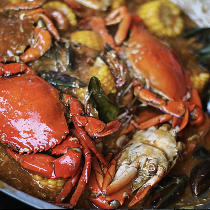 Mantul! 5 Kuliner Enak di Duren Sawit, Nasi Gandul hingga Kepiting Nyinyir