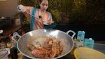 10 Potret Nagita Slavina Masak Besar, Ada Nasi Goreng dan Rendang Wagyu