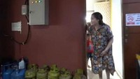 Nagita Slavina kembali menjadi sorotan usai beredar potret dirinya yang kedapatan menyetok gas melon atau gas elpiji 3 kg. Foto: YouTube RANS Entertainment