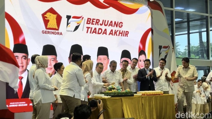 Partai Gerindra menggelar rangkaian acara HUT ke-17 di gedung MPR/DPR/DPD RI, Senayan, Jakarta, hari ini. (Firda/detikcom).