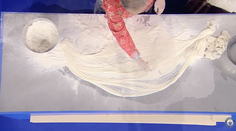 Pecah Rekor! Mie Tertipis di Dunia Diameter 0,18 Millimeter