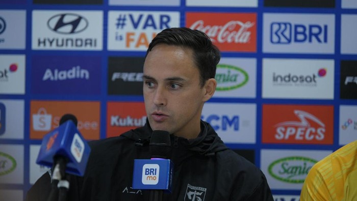 Pelatih Persebaya Paul Munster