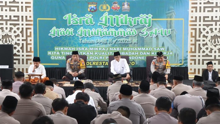 Polresta Sidoarjo peringati Isra Miraj