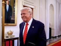 Video: Trump Presiden AS Pertama yang Nonton Super Bowl Secara Langsung