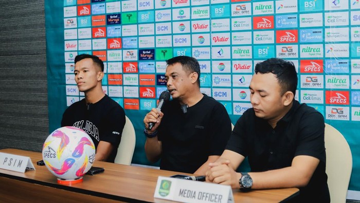 Jumpa pers PSIM Jogja jelang lawan Persiraja Aceh di Stadion H. Dimurthala, Banda Aceh, Kamis (6/2/2025).