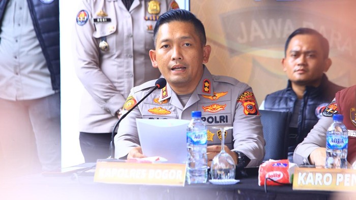 Tim gabungan dari Polda Jabar dan Polres Bogor membongkar pabrik narkoba di kawasan Sentul, Bogor, Jawa Barat. (dok istimewa)