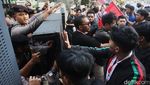 Tolak Izin Tambang ke Kampus, Mahasiswa dan Polisi Saling Dorong