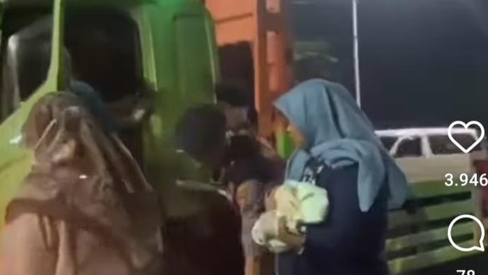 Viral ibu melahirkan dalam truk di Suramadu