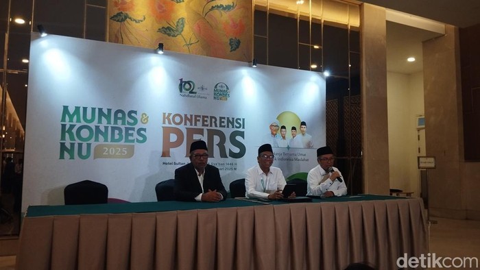 Waketum PBNU Amin Said Husni dalam konferensi pers Munas Konbes NU di Hotel Sultan, Senayan, Jakarta Pusat, Rabu (5/2/2025). Foto: Fawdi/detikcom.