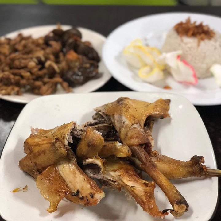 10 Ayam Goreng Terenak di Jakarta, Topping Kremes dan Bawang Goreng