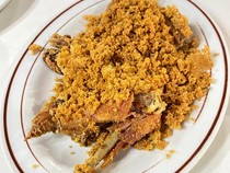 10 Ayam Goreng Terenak di Jakarta, Topping Kremes dan Bawang Goreng