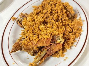10 Ayam Goreng Terenak di Jakarta, Topping Kremes dan Bawang Goreng