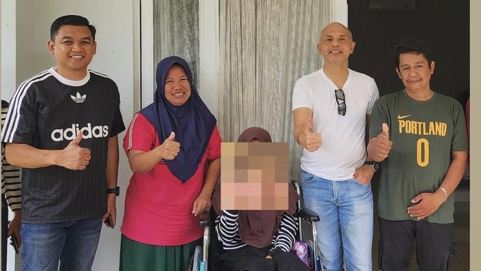 A (12) korban bullying bersama orang tuanya dan Kapolda Babel Irjen Hendro Pandowo.