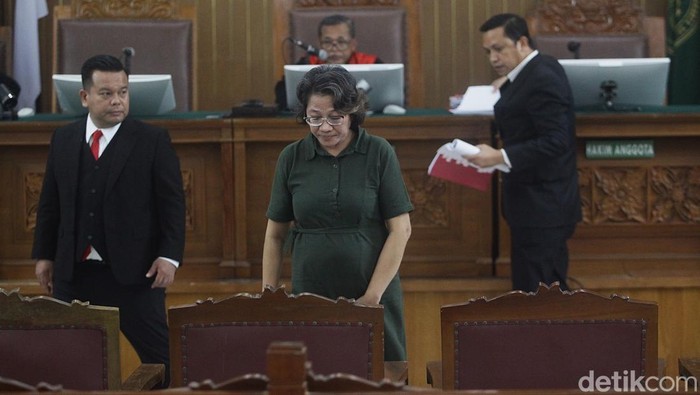 Agustiani Tio Bersaksi di Sidang Praperadilan Hasto Kristiyanto Sidang gugatan praperadilan Hasto Kristiyanto kembali digelar di PN Jakarta Selatan, Jumat (7/2/2025). Sidang itu menghadirkan saksi Agustiani Tio Fridelina.