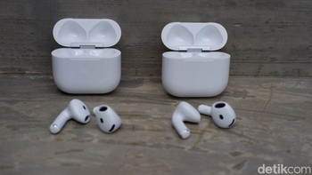 Kira-kira ada tidak ya pernbedaan kualitas suaranya? Tungggu reviewnya di detikINET.Untuk spesifikasi, fitur dan harga di Indonesia, kamu bisa membacanya di sini. Foto: Adi Fida Rahman/detikINET
