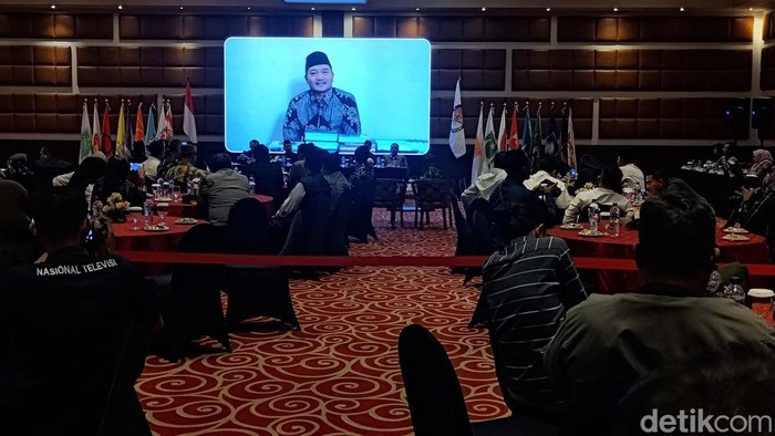 Ali Makki saat mengucapkan selamat kepada Ipuk-Mujiono secara virtual.