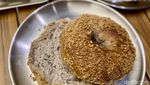Mencicipi Kopi Eksotik dan Bagel Pistachio di Kafe Industrial Blok M