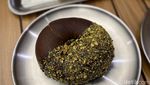 Mencicipi Kopi Eksotik dan Bagel Pistachio di Kafe Industrial Blok M