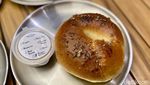 Mencicipi Kopi Eksotik dan Bagel Pistachio di Kafe Industrial Blok M