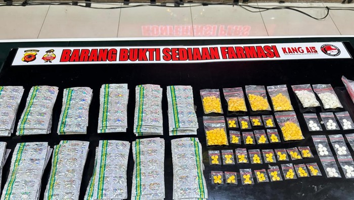 Barang bukti obat terlarang yang disita polisi di Subang
