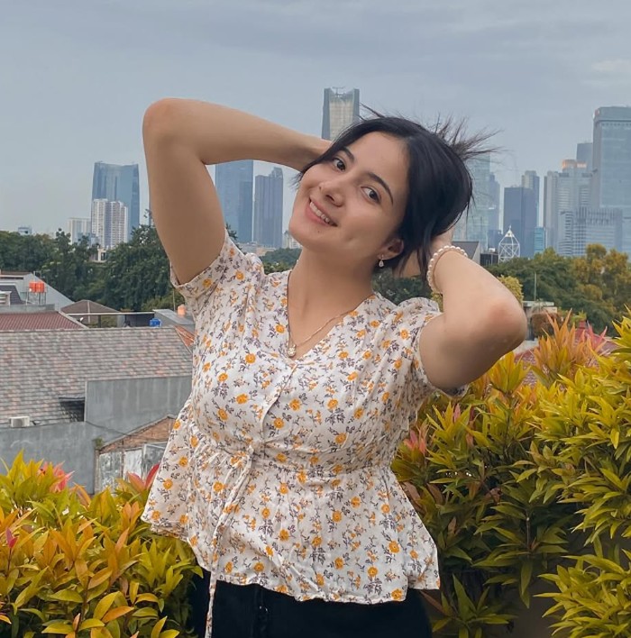 Bulan Sutena Bulan Sutena
