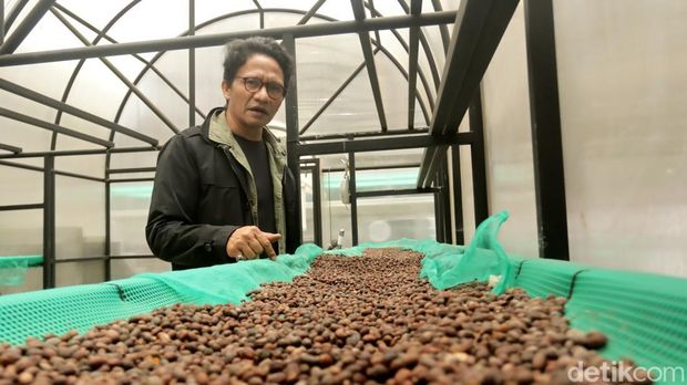 CEO Grav Farm Indonesia R Yugian Leonardy