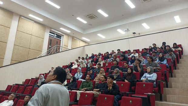 Dialog 'Kejaksaan Superbody dan Ancaman Kekuasaan Absolut' yang digelar di Gedung Theater Prof. Qodri Azizy ISDB, Fakultas Syariah & Hukum, UIN Walisongo, Semarang.