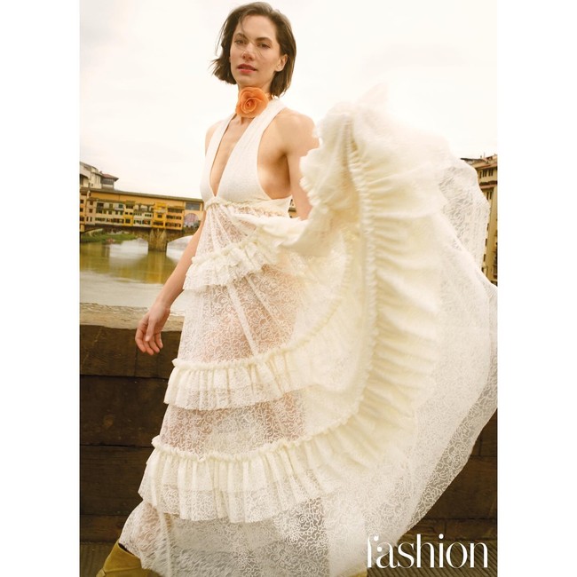 Emma Ferrer merupakan putri dari anak pertama Audrey Hepburn, Sean Hepburn Ferret yang berprofesi sebagai produser film. Meski punya ayah yang dekat dengan dunia sinema, ia belum tertarik untuk jadi aktris. Foto: Instagram @ekhferrer