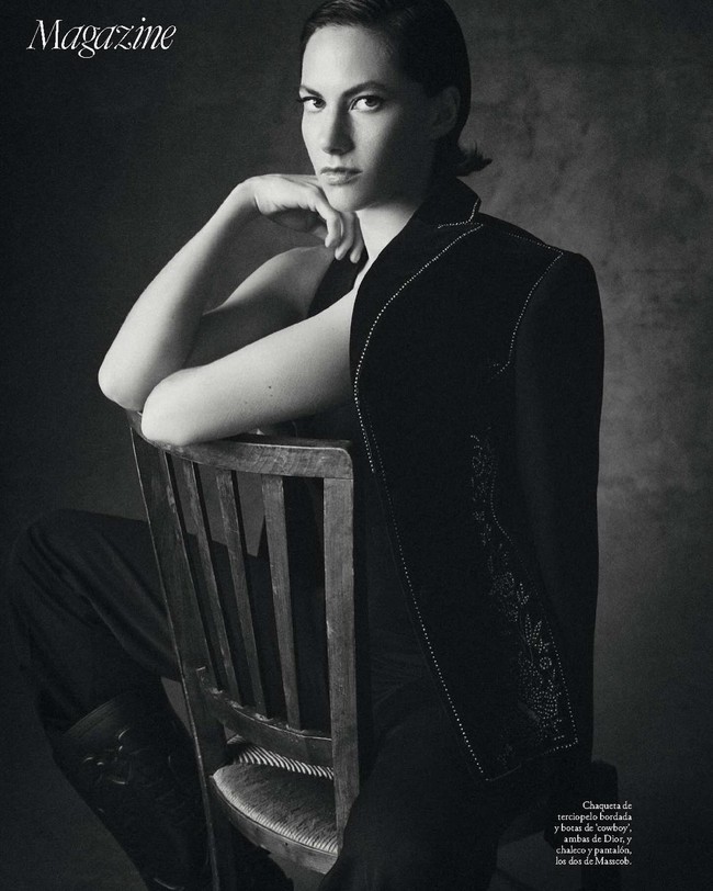 Emma sendiri bukan tidak pernah mencicipi kehidupan glamour selebriti. Saat kecil, ia menghabiskan waktu di Italia dan AS. Di Los Angeles, ia pernah belajar di Crossroads yang dikenal sebagai sekolah anak seleb.  Foto: Instagram @ekhferrer