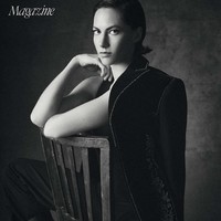 Emma sendiri bukan tidak pernah mencicipi kehidupan glamour selebriti. Saat kecil, ia menghabiskan waktu di Italia dan AS. Di Los Angeles, ia pernah belajar di Crossroads yang dikenal sebagai sekolah anak seleb.  Foto: Instagram @ekhferrer