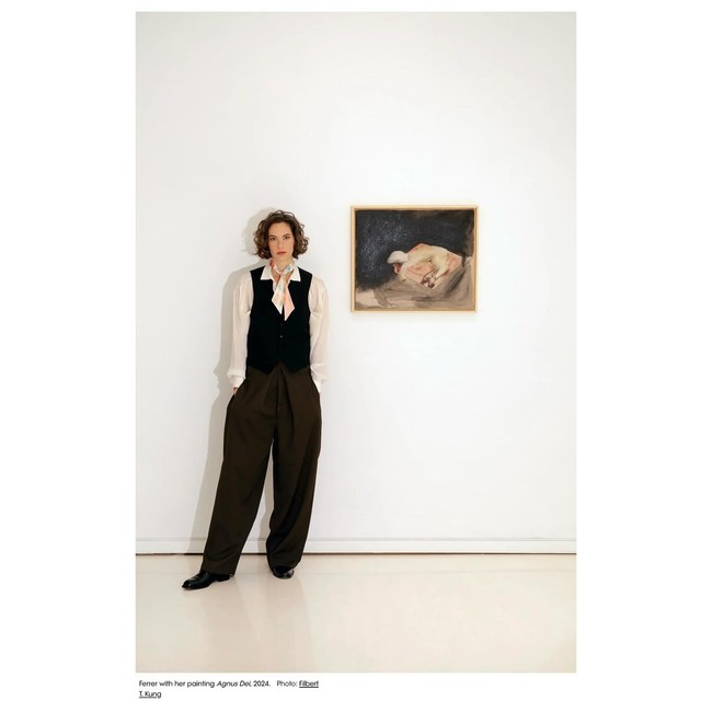 Cucu Audrey Hepburn ini memilih untuk berkarier di bidang seni, namun dalam hal lukisan. Dilansir New York Post, wanita 30 tahun tersebut sudah lebih dari 10 tahun jadi pelukis yang masih merintis. Foto: Instagram @ekhferrer