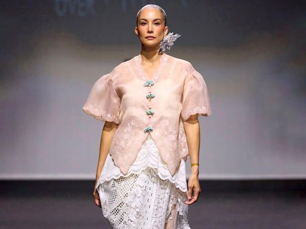 7 Pesona Nadya Hutagalung Jadi Model Dubai Fashion Week, Pakai Kebaya Modern
