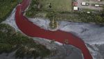 Geger Sungai di Argentina Berubah Merah